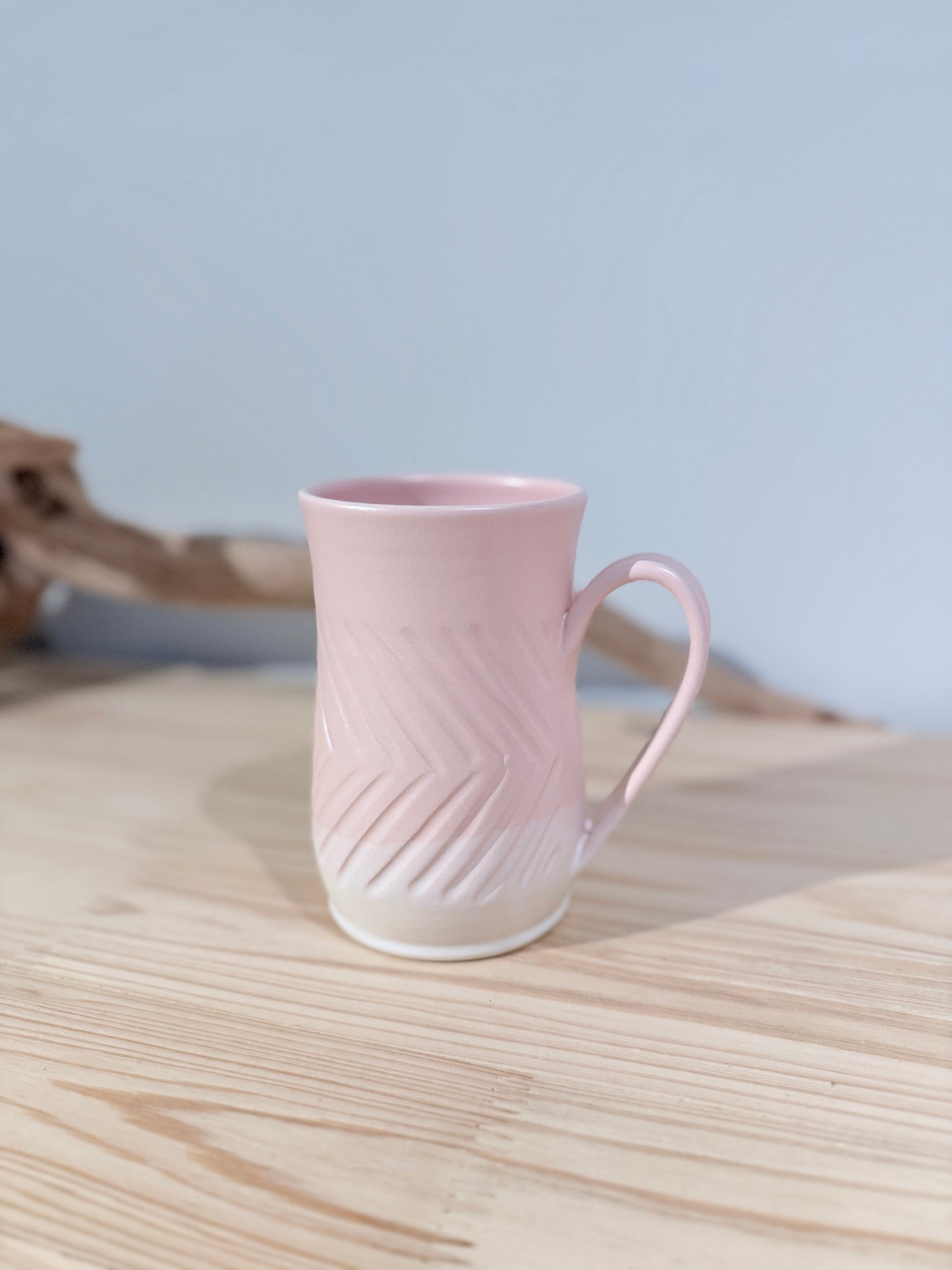 Carved Mug/ Light pink/ Chevron